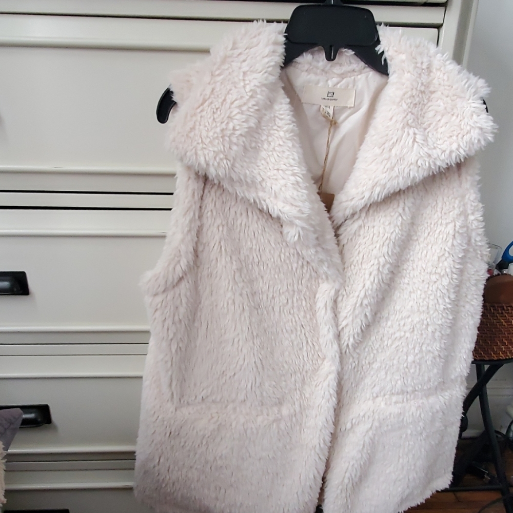 Women's clothing